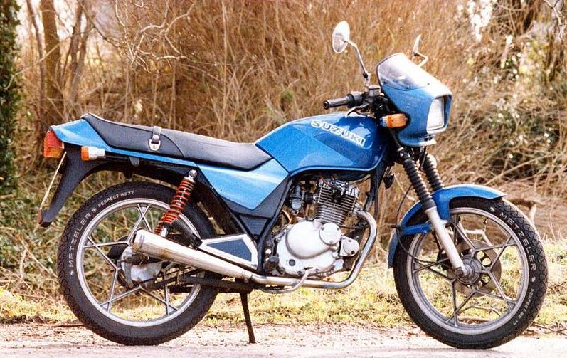 1997 Suzuki GS 125 ES #8