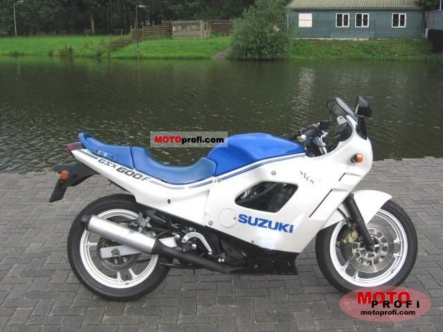 1990 Suzuki GSX 600 F (reduced effect) #8