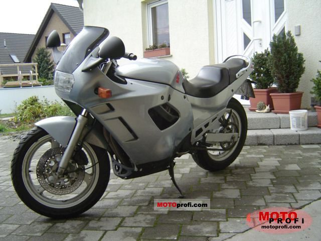 1990 Suzuki GSX 600 F #9