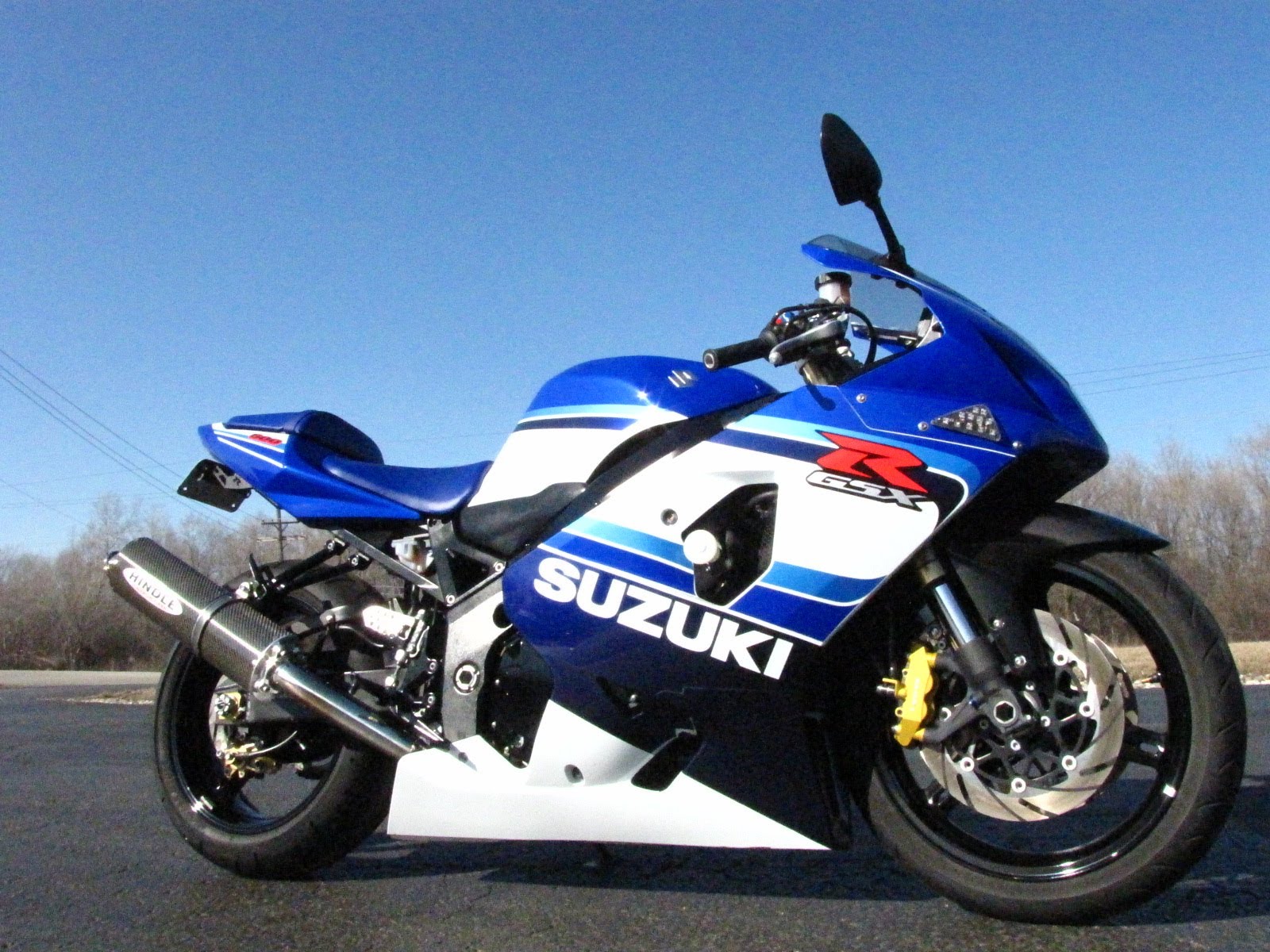 Сузуки GSXR 750 В гараже