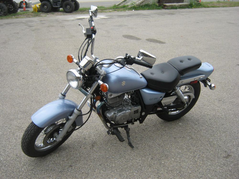 2006 Suzuki GZ250 #9