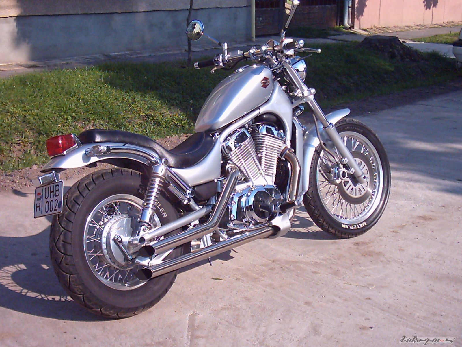 Suzuki Intruder 400