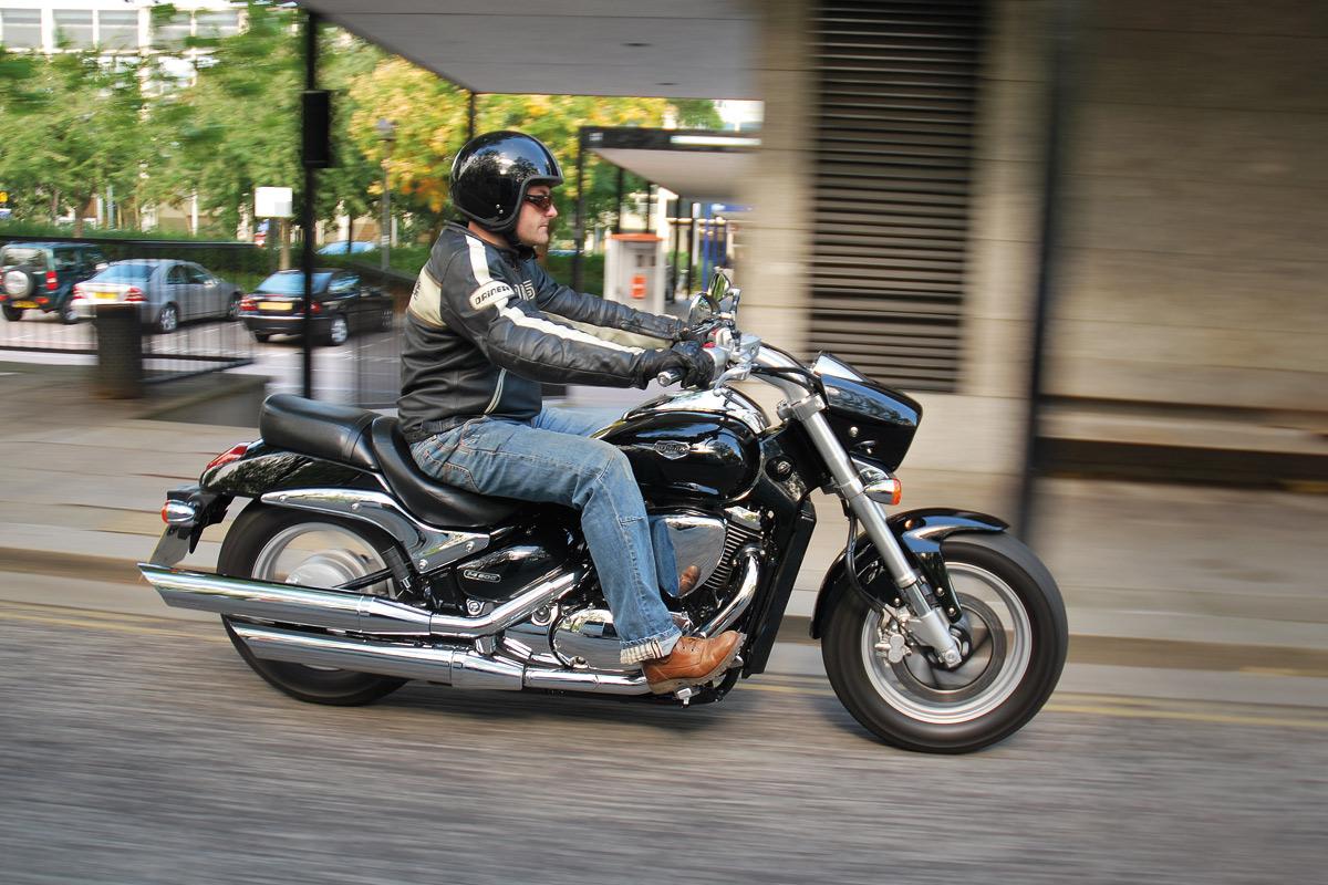 Suzuki Intruder M1500 #8