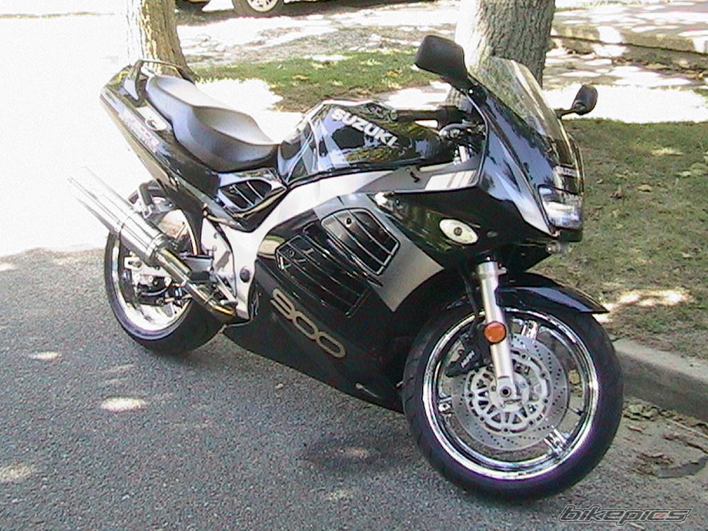 1997 Suzuki RF 900 R #8