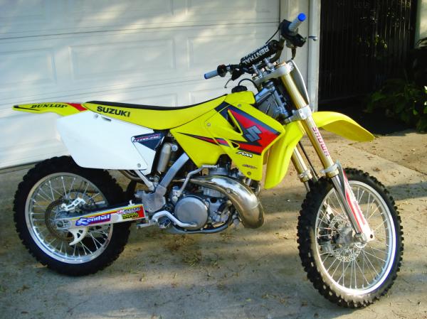 Suzuki RM 250 ZK6 Ricky Carmichael Replica #10