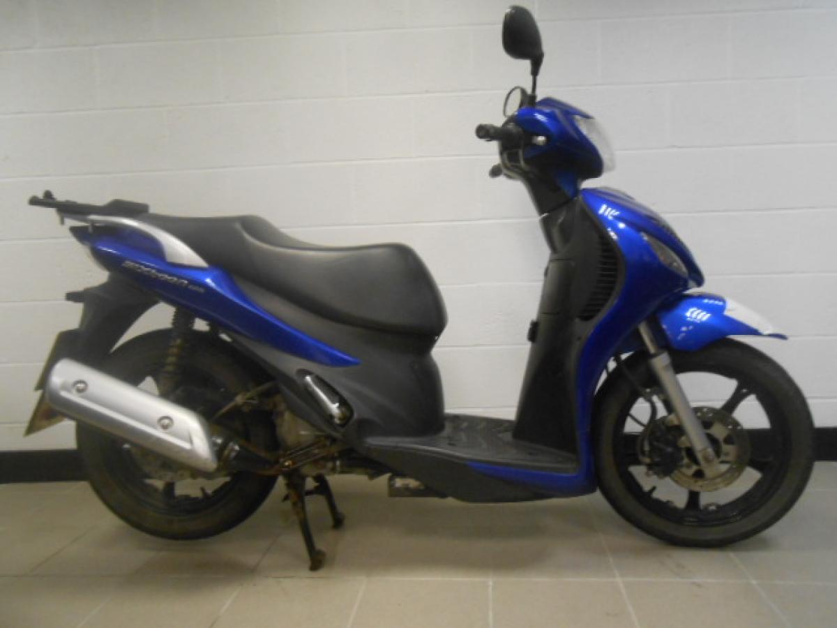 2010 Suzuki Sixteen 125 #8