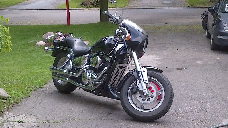 2000 Suzuki VZ 800 Marauder #10