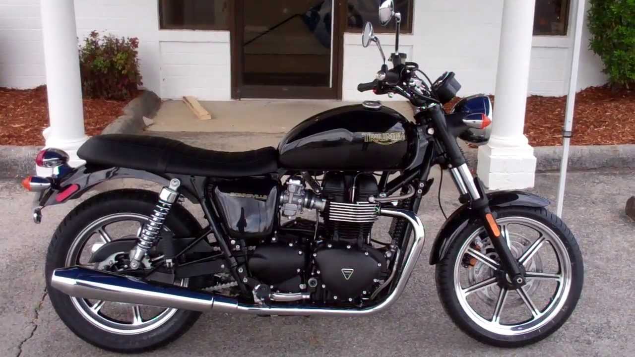 2010 Triumph Bonneville Black #8