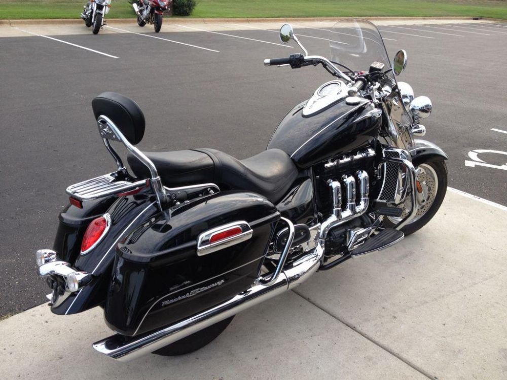 2010 Triumph Rocket III Touring #8