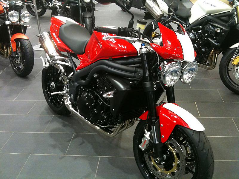 2011 Triumph Speed Triple SE #7