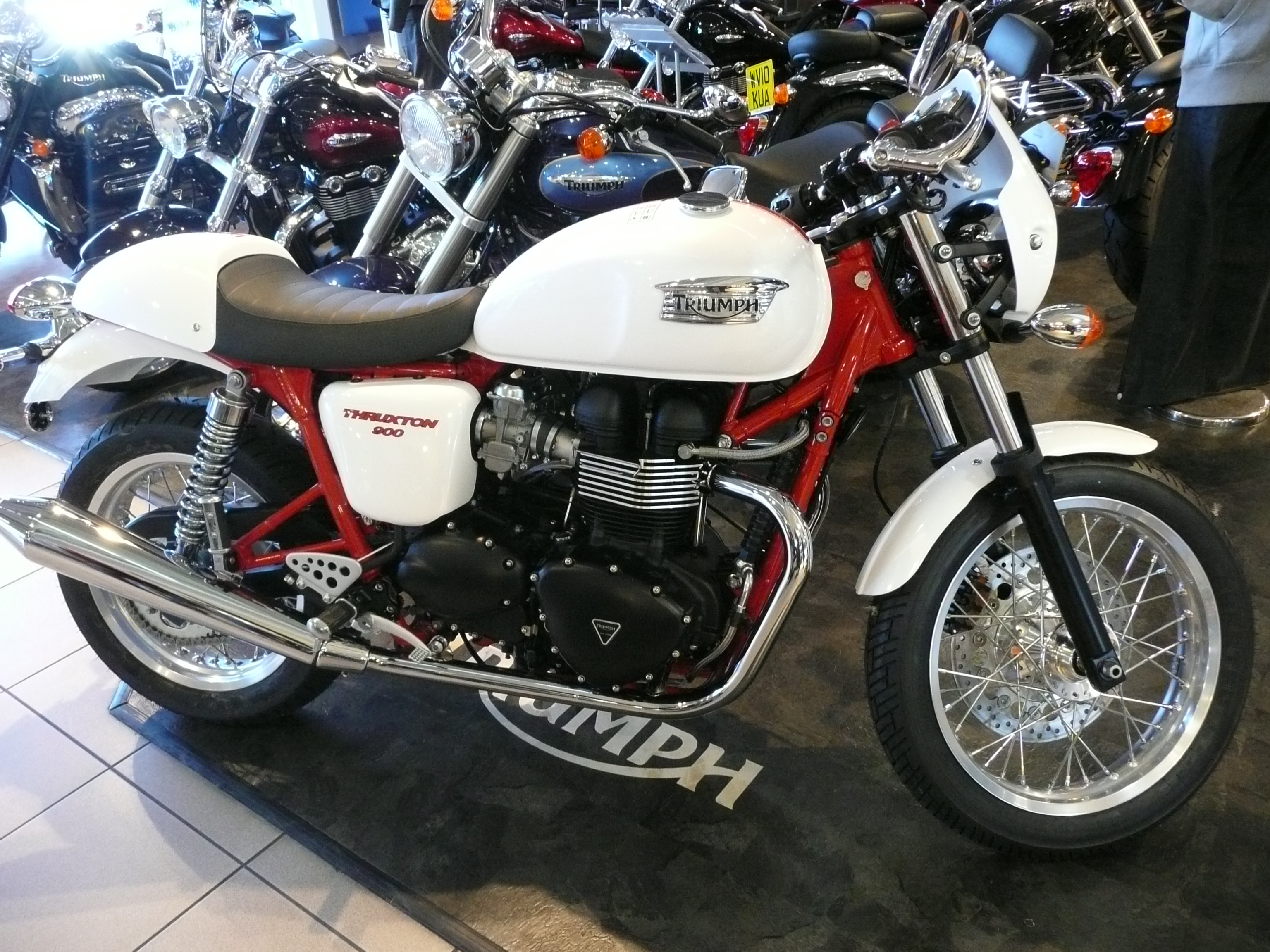 2011 Triumph Thruxton SE #7