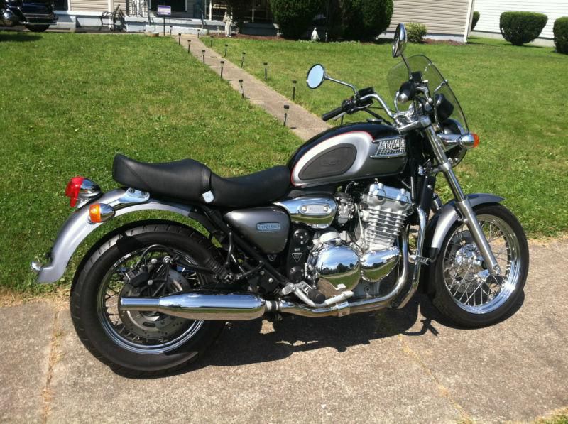 Triumph Thunderbird 900