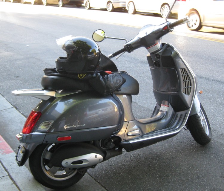 2006 Vespa Granturismo 200 L #8