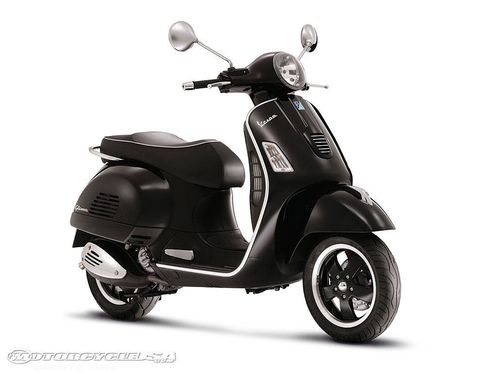 Vespa GTS 300 #8