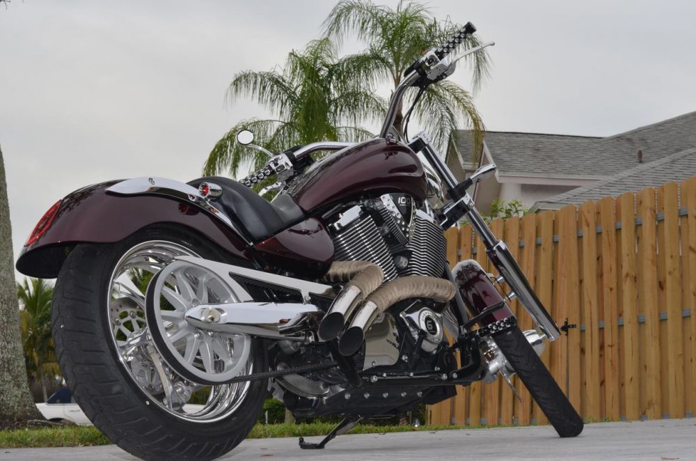 2009 Victory Vegas Low #8