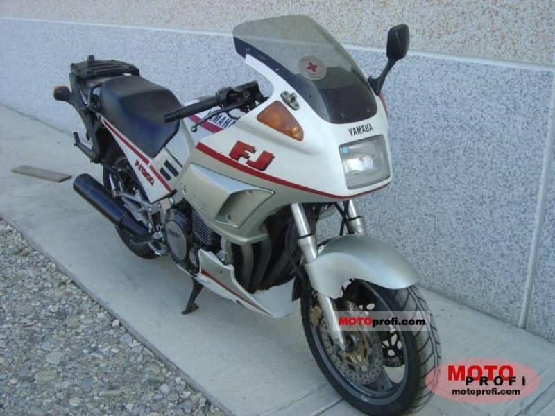 1986 Yamaha FJ 1100 (reduced effect) #10