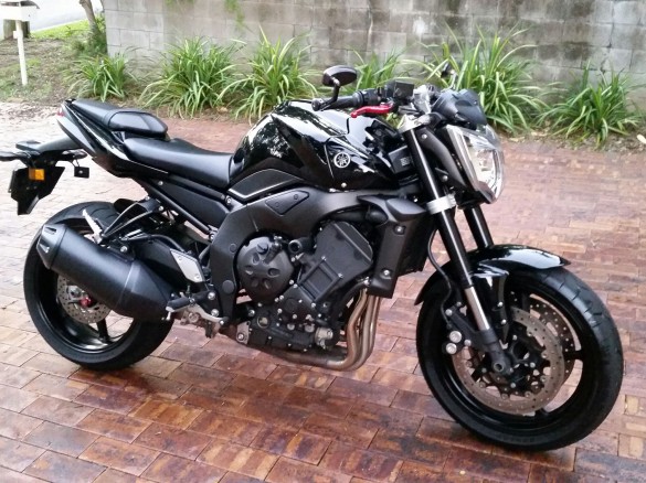 2011 Yamaha FZ1 #9