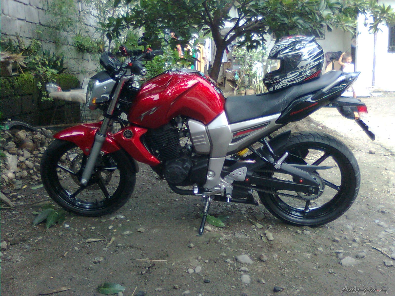 2011 Yamaha FZ16 #9