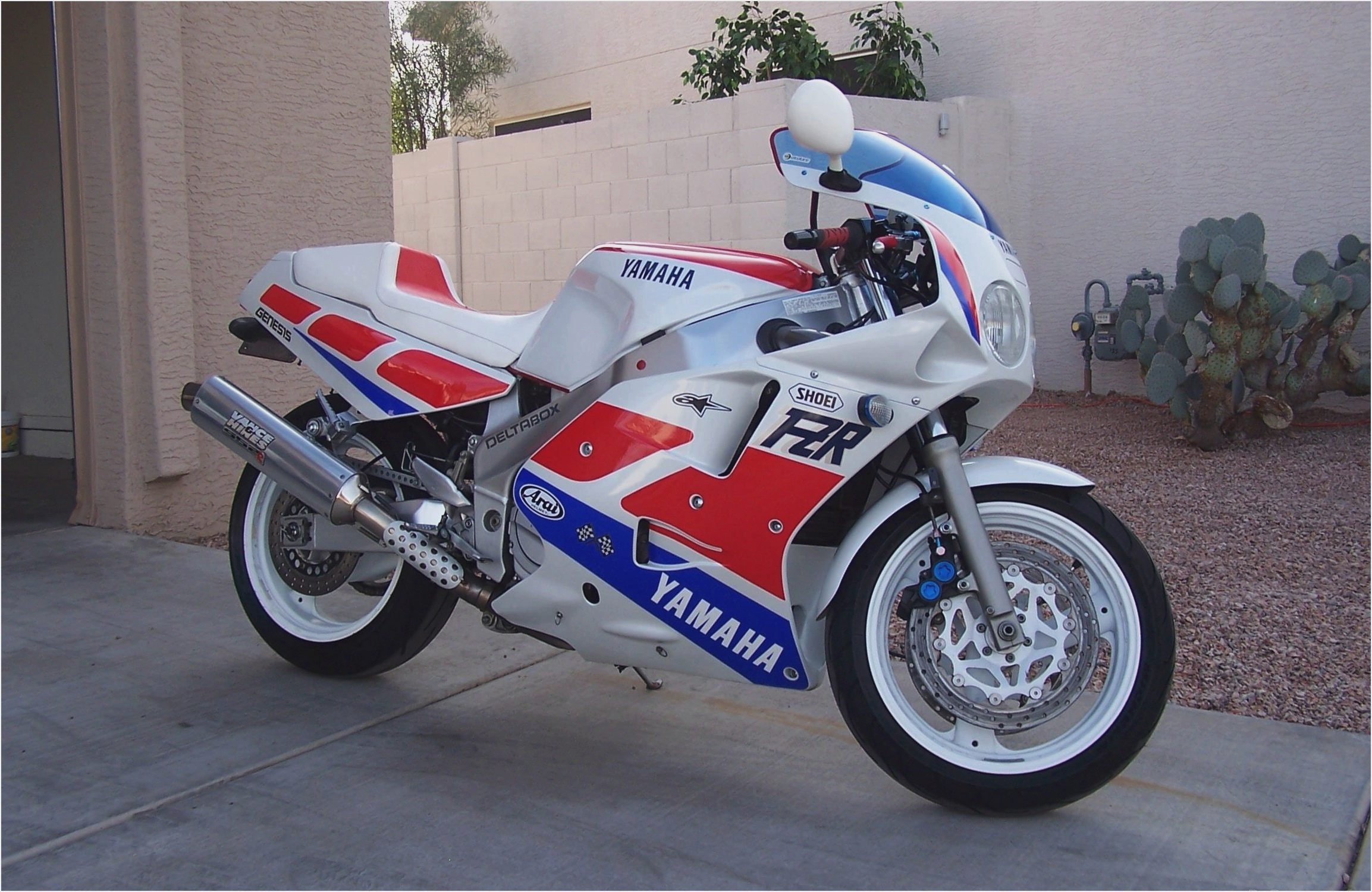 1989 Yamaha FZR 1000 (reduced effect) #10