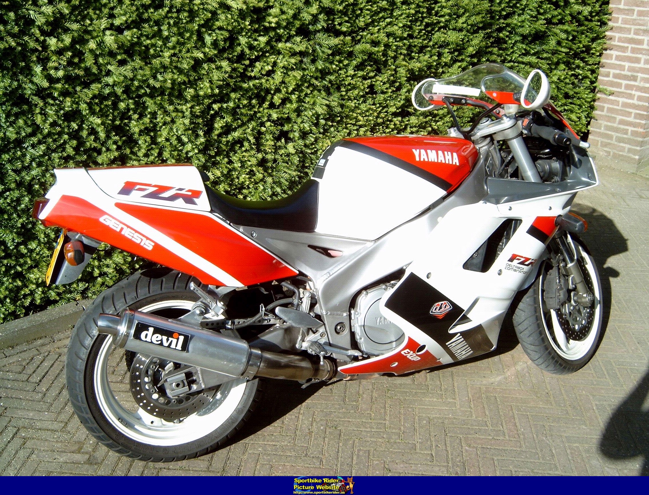 1992 Yamaha FZR 1000 #10