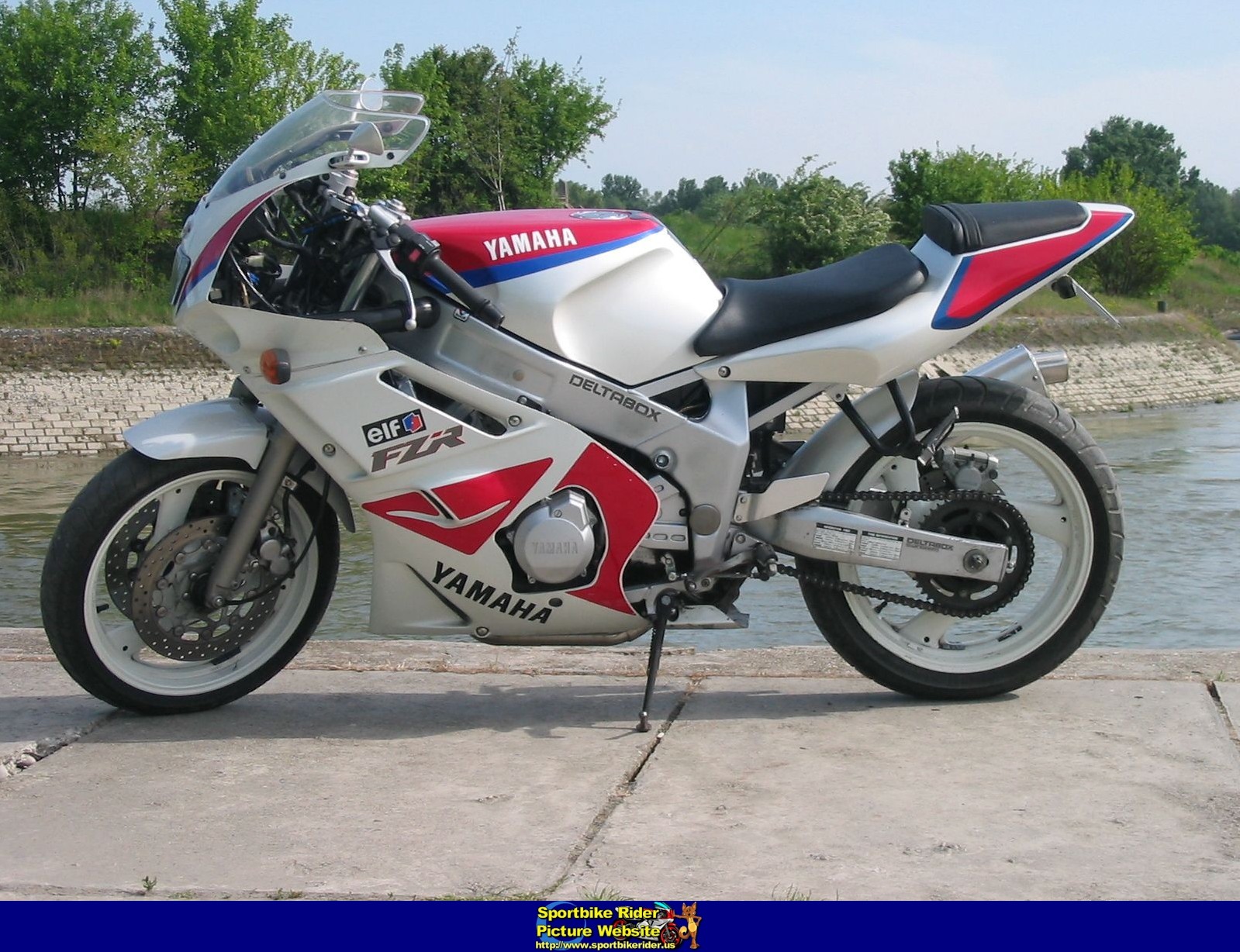 1991 Yamaha FZR 600 #7