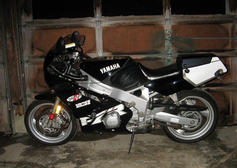 1999 Yamaha FZR 600 #8
