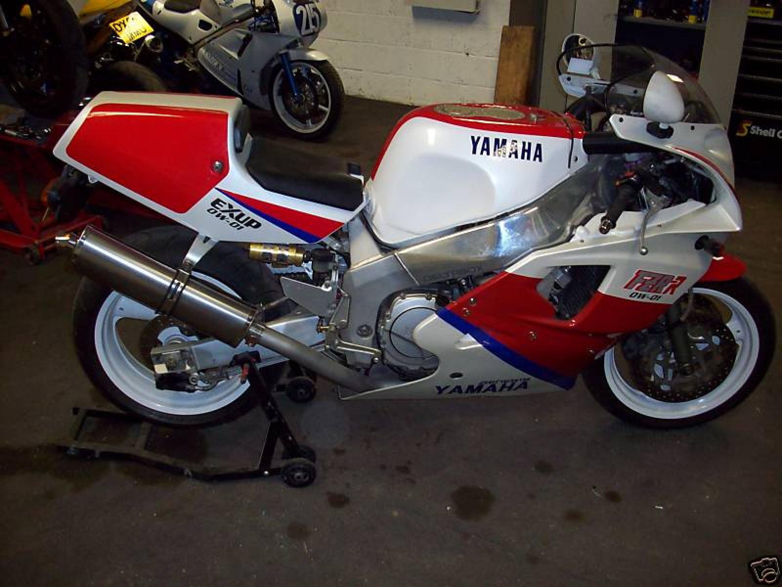 1989 Yamaha FZR 750 R (reduced effect) #8