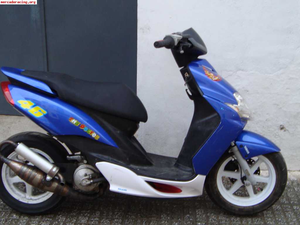 Yamaha jog RR красно белый