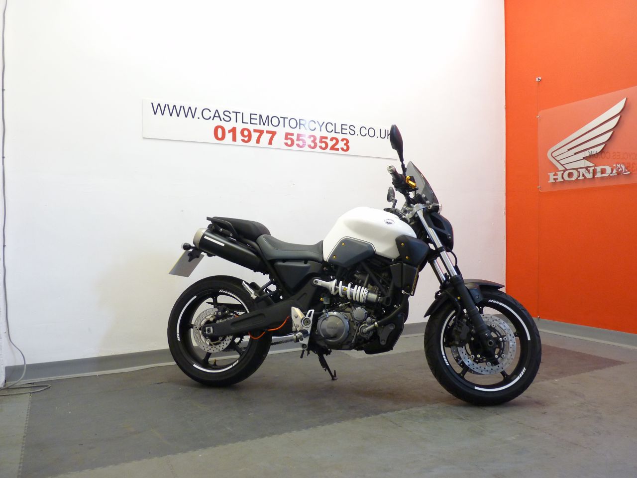 2008 Yamaha MT-03 #10