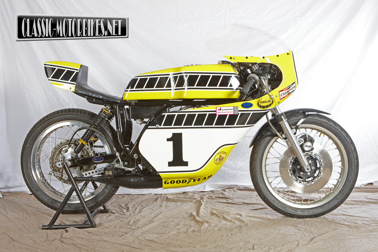 1981 Yamaha RD 250 (reduced effect) #7