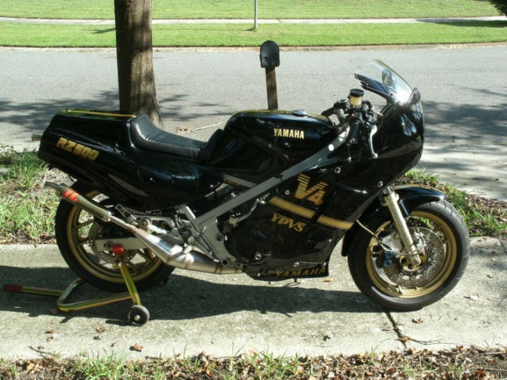 1985 Yamaha RD 500 LC #9