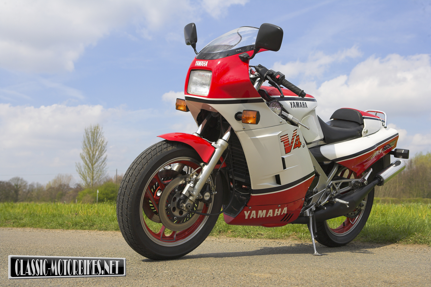 1985 Yamaha RD 500 LC #10