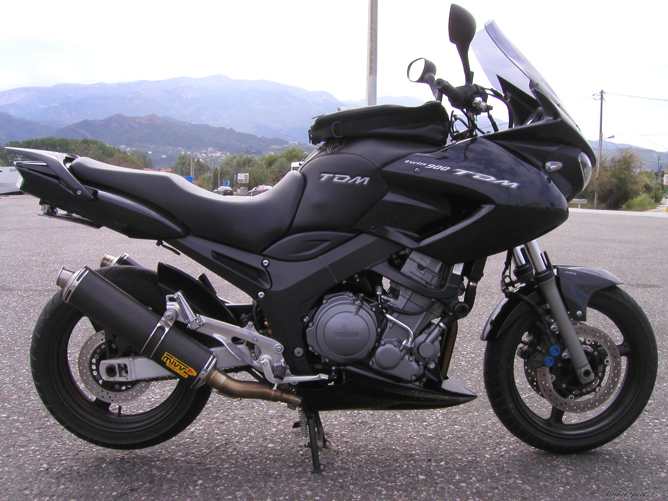 Ямаха тдм купить. Yamaha TDM 900. Yamaha Twin 900 TDM. Мотоцикл Yamaha TDM 900. Yamaha tdm900a 2008.