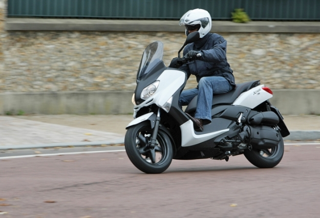 2012 Yamaha X-Max 125 #8