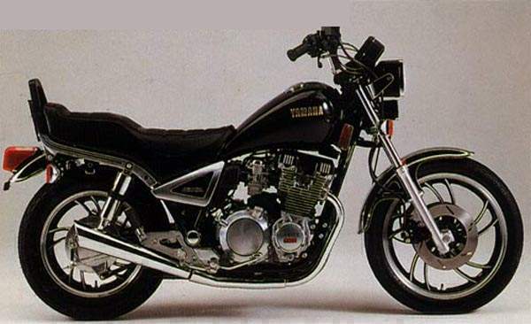 1986 Yamaha XJ 750 Maxim X #10