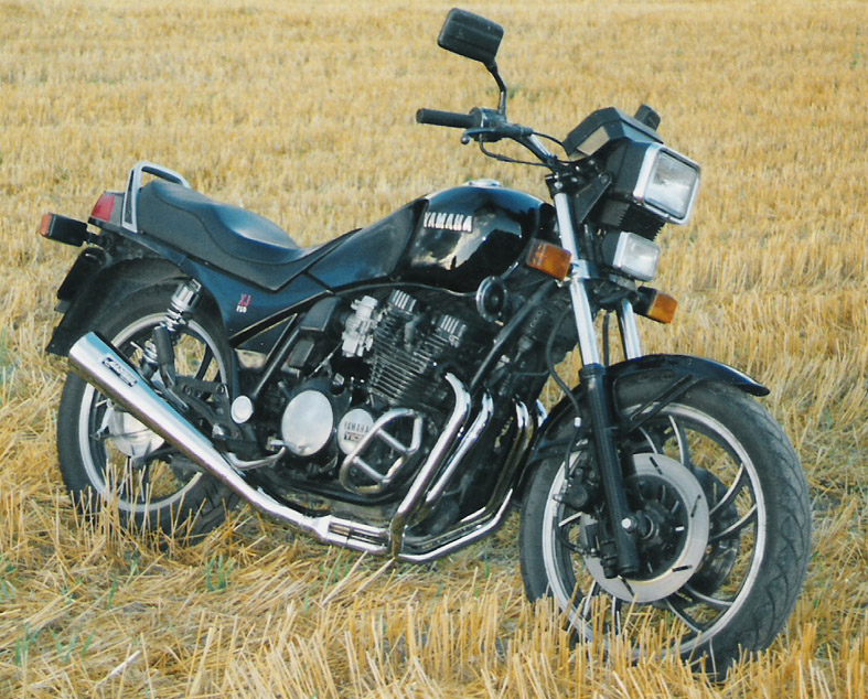 1985 Yamaha XJ 750 S #10