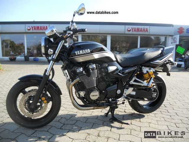 2012 Yamaha XJR 1300 #9