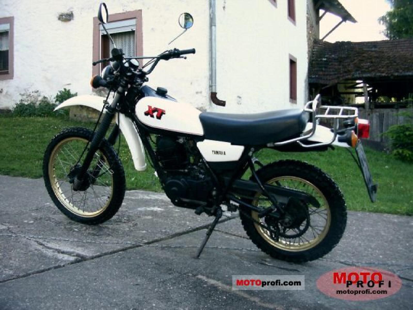 1982 Yamaha XT 550 (reduced effect) #8