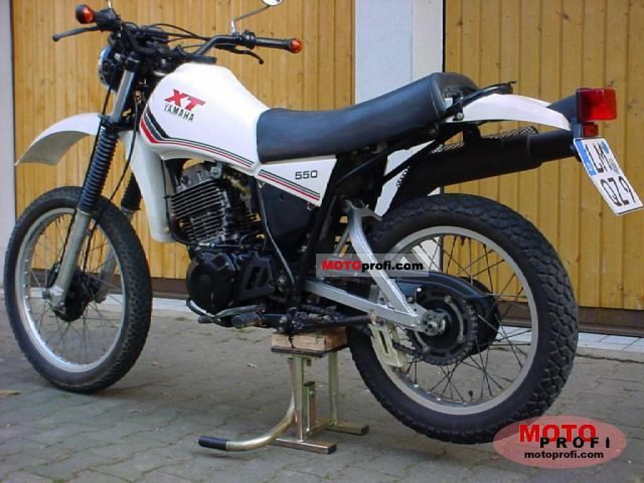 1982 Yamaha XT 550 (reduced effect) #9